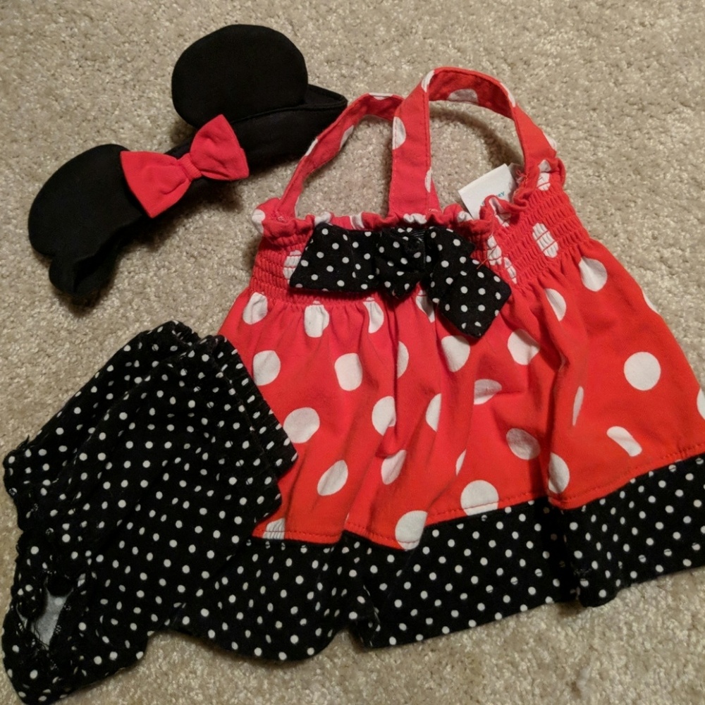 Minnie mouse outfit.